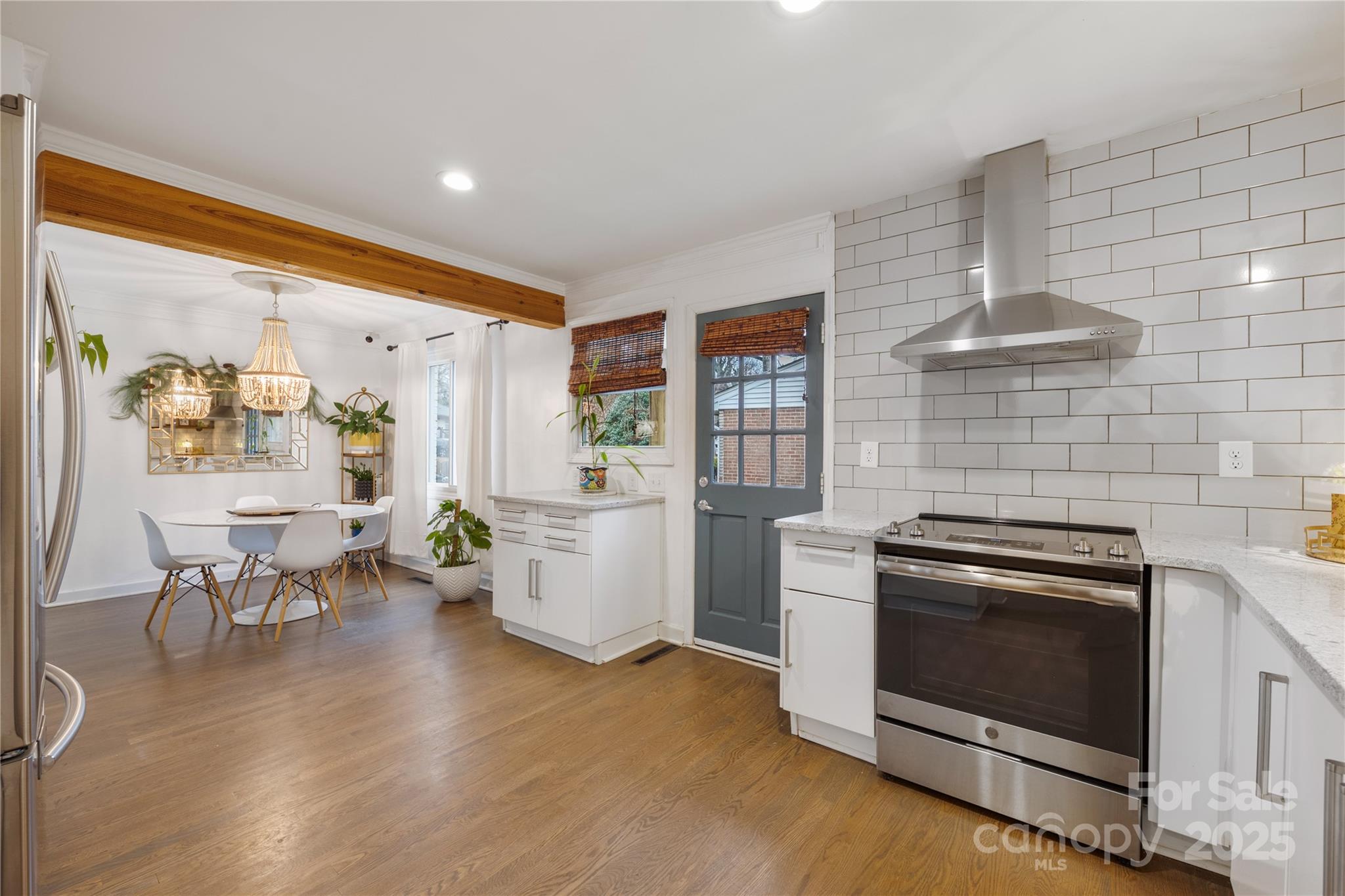 732 Manhasset Road
