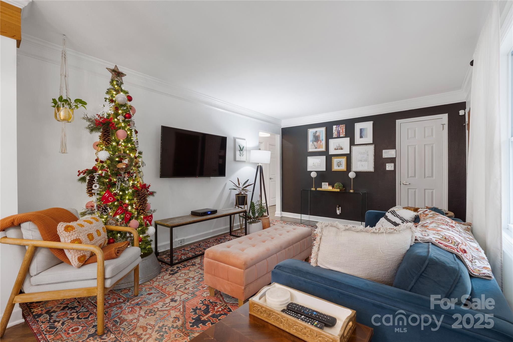 732 Manhasset Road