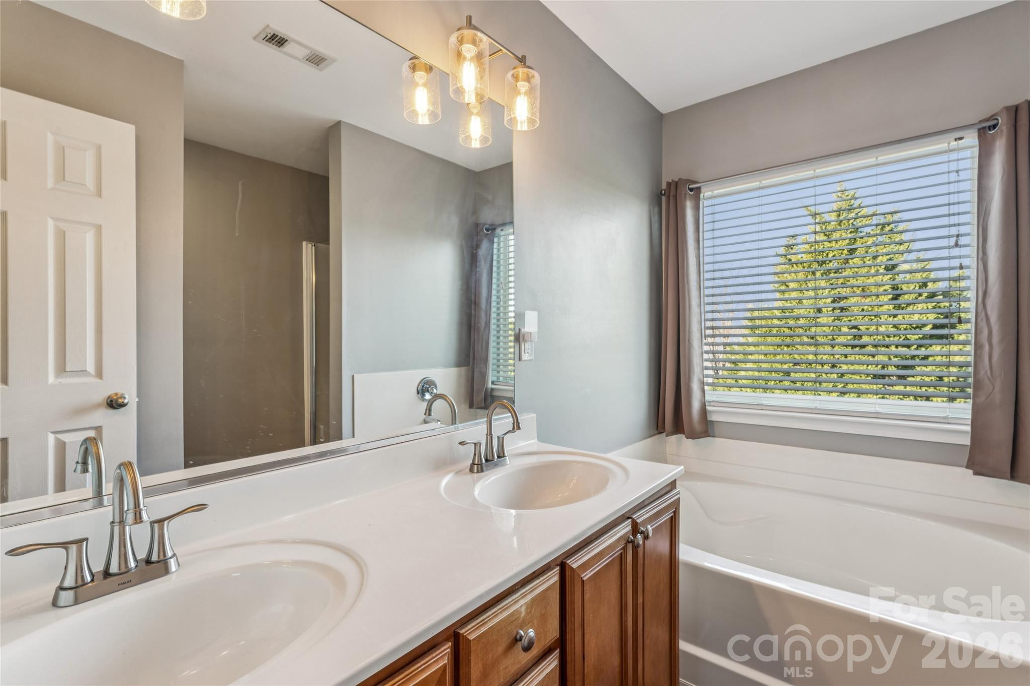 9552 Kings Parade Boulevard