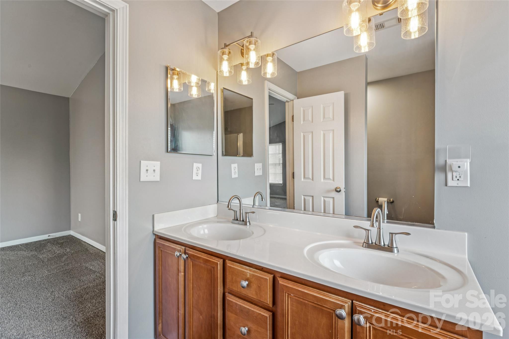 9552 Kings Parade Boulevard