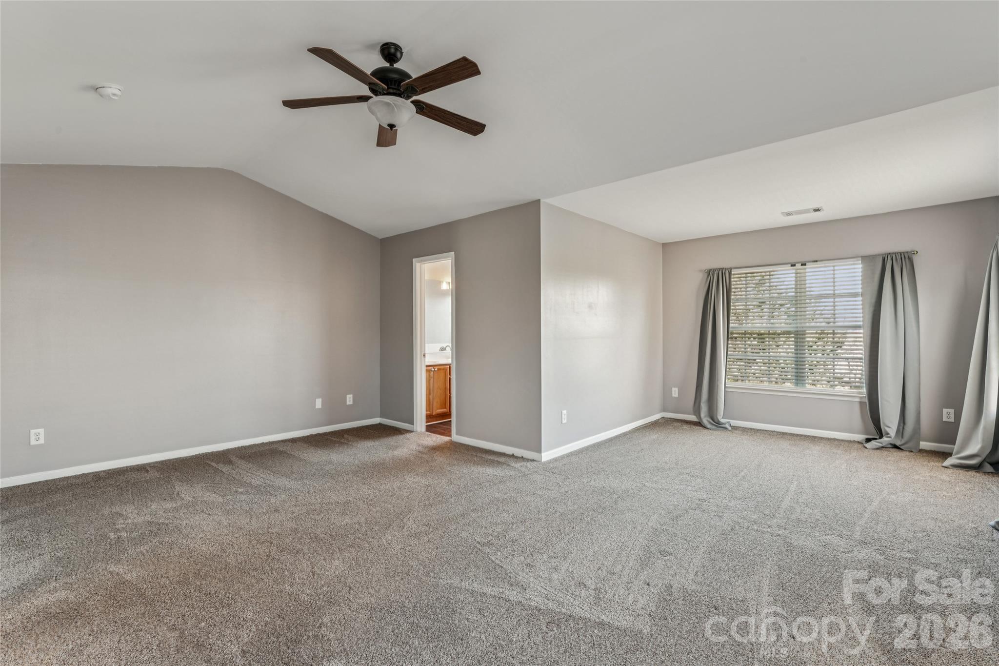 9552 Kings Parade Boulevard