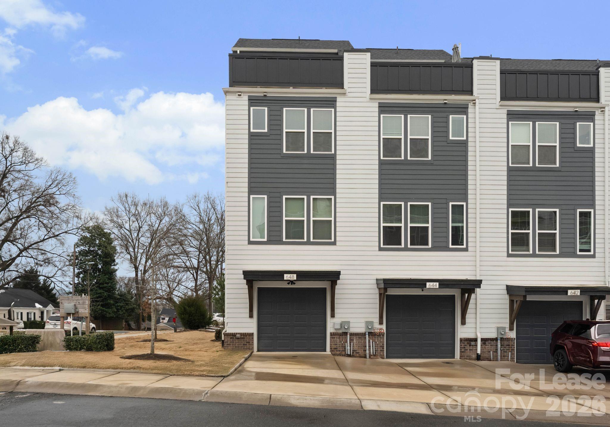 648 W End Drive