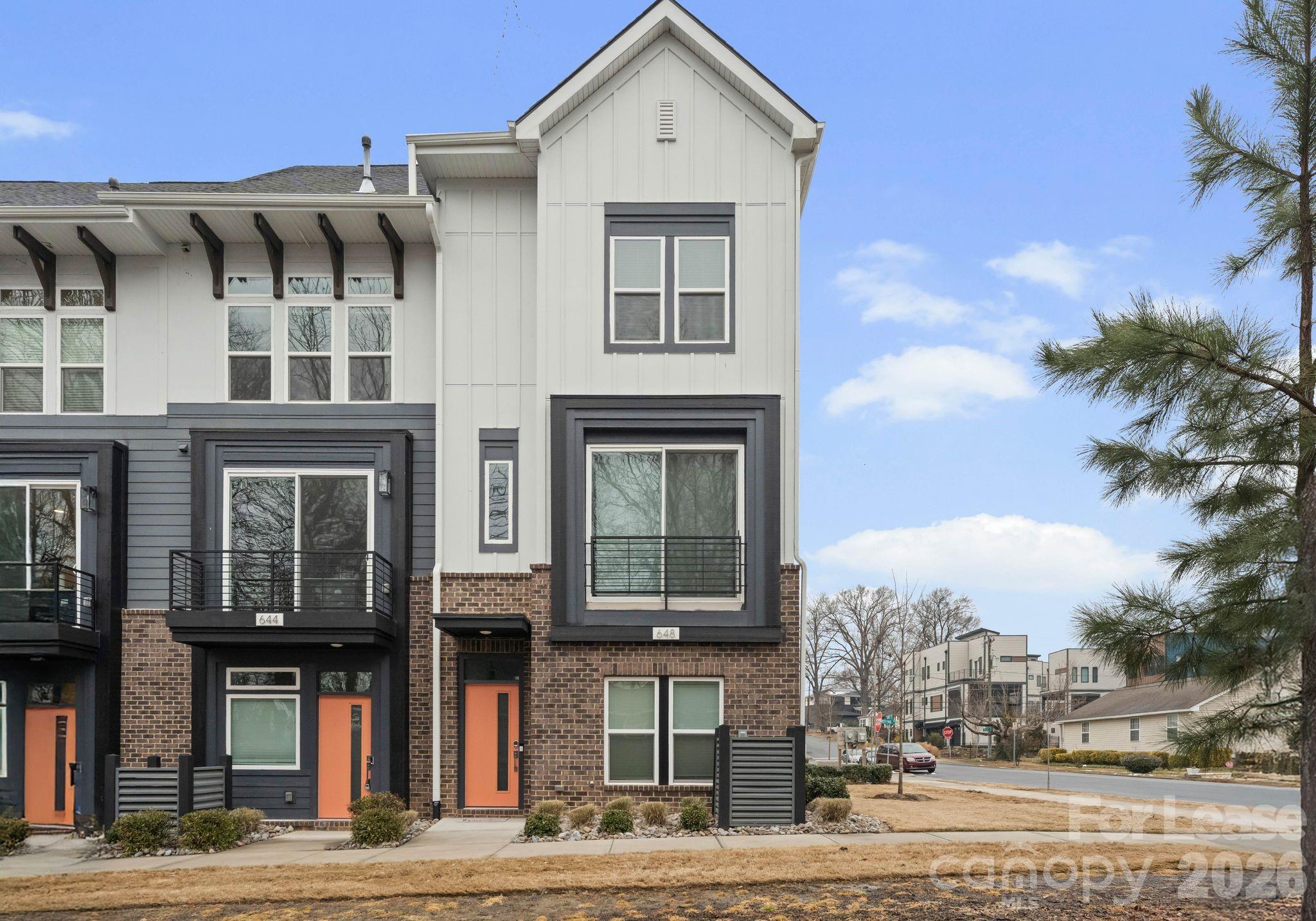 648 W End Drive