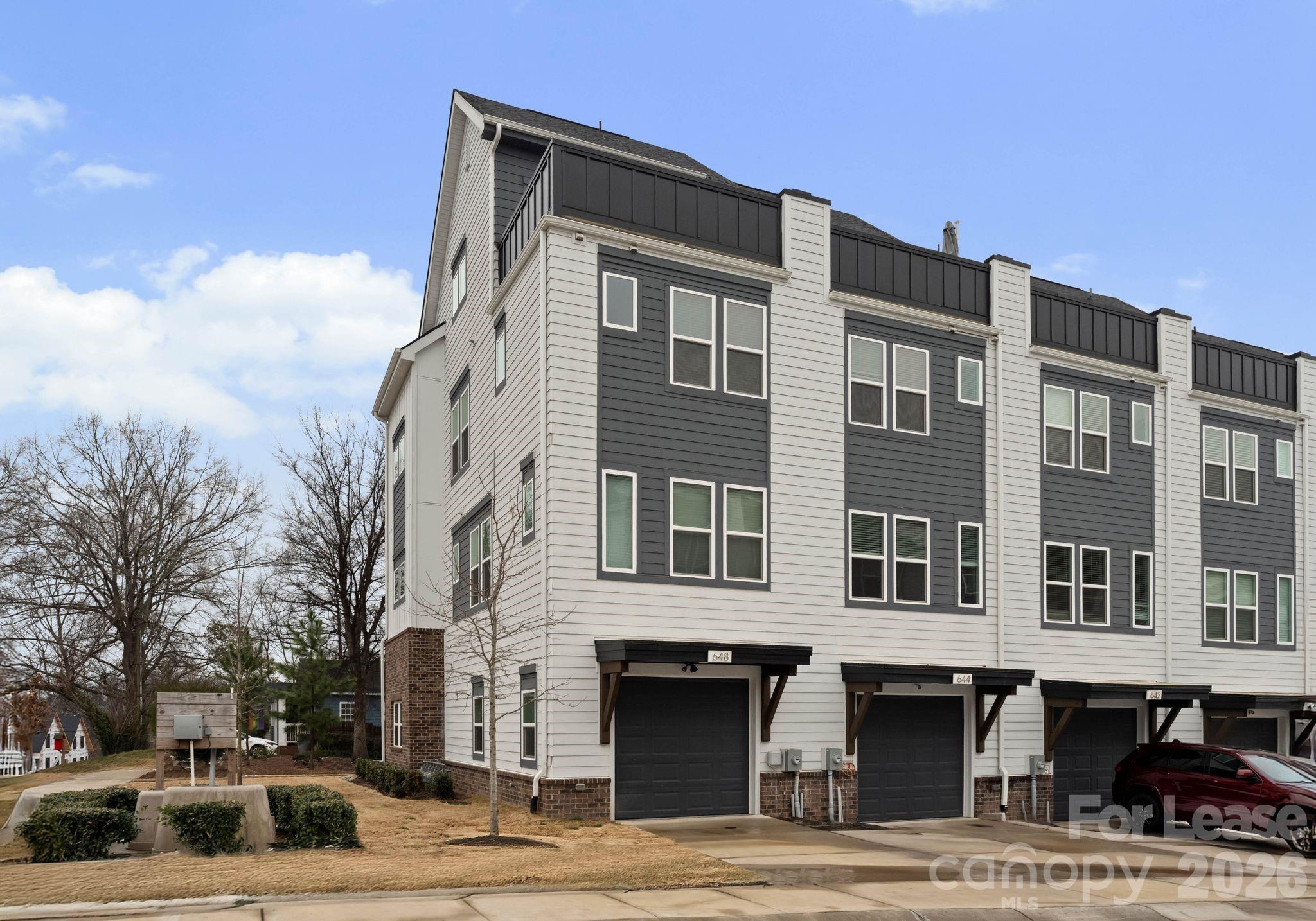 648 W End Drive