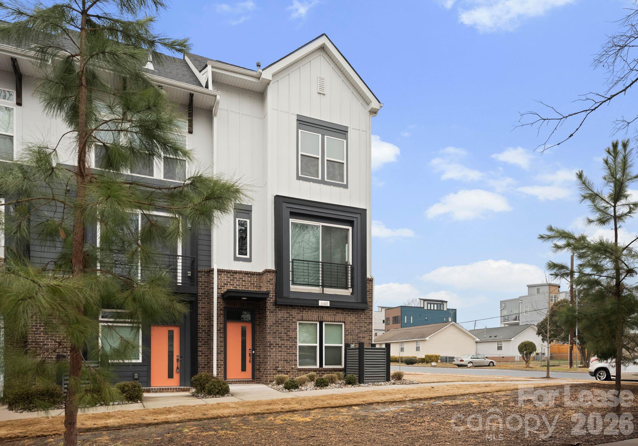 648 W End Drive