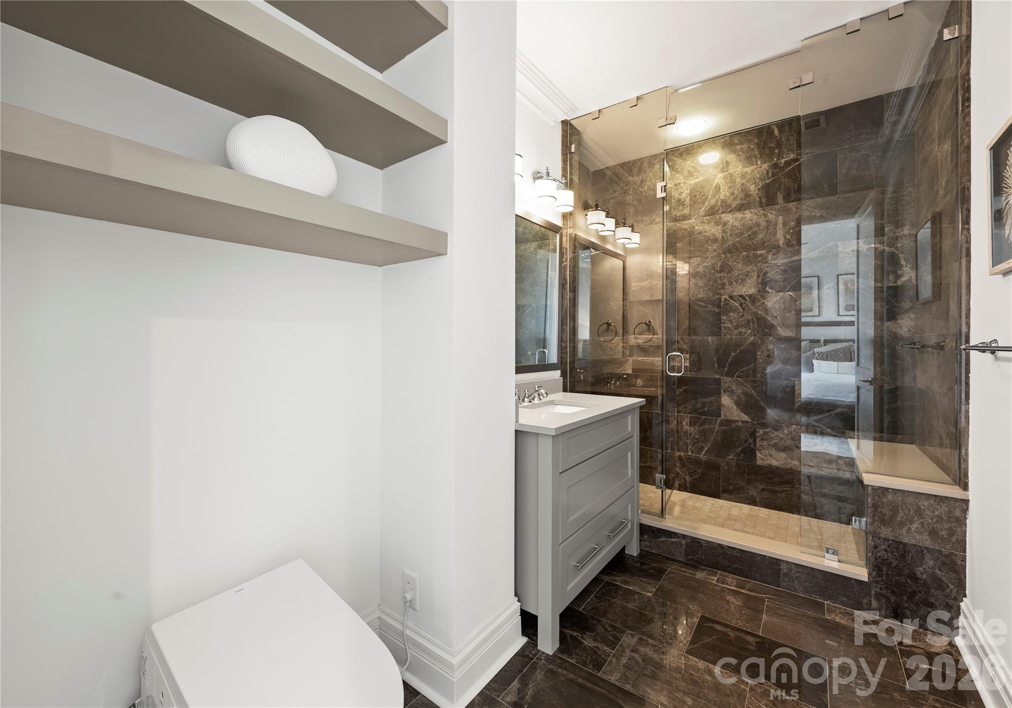 222 Caldwell Street S Unit: 2203