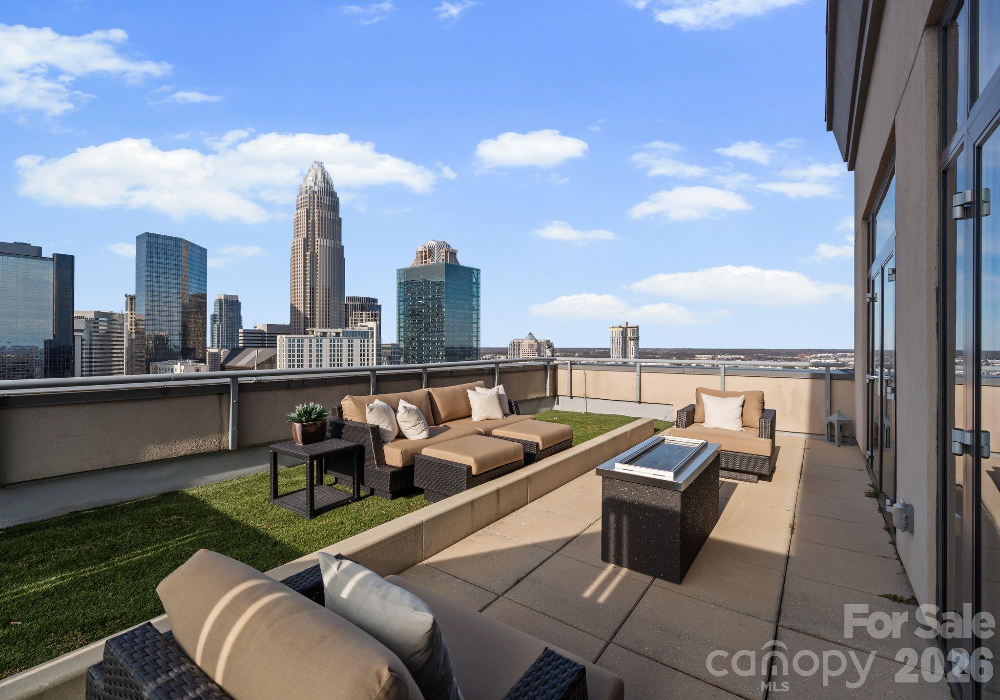 222 Caldwell Street S Unit: 2203
