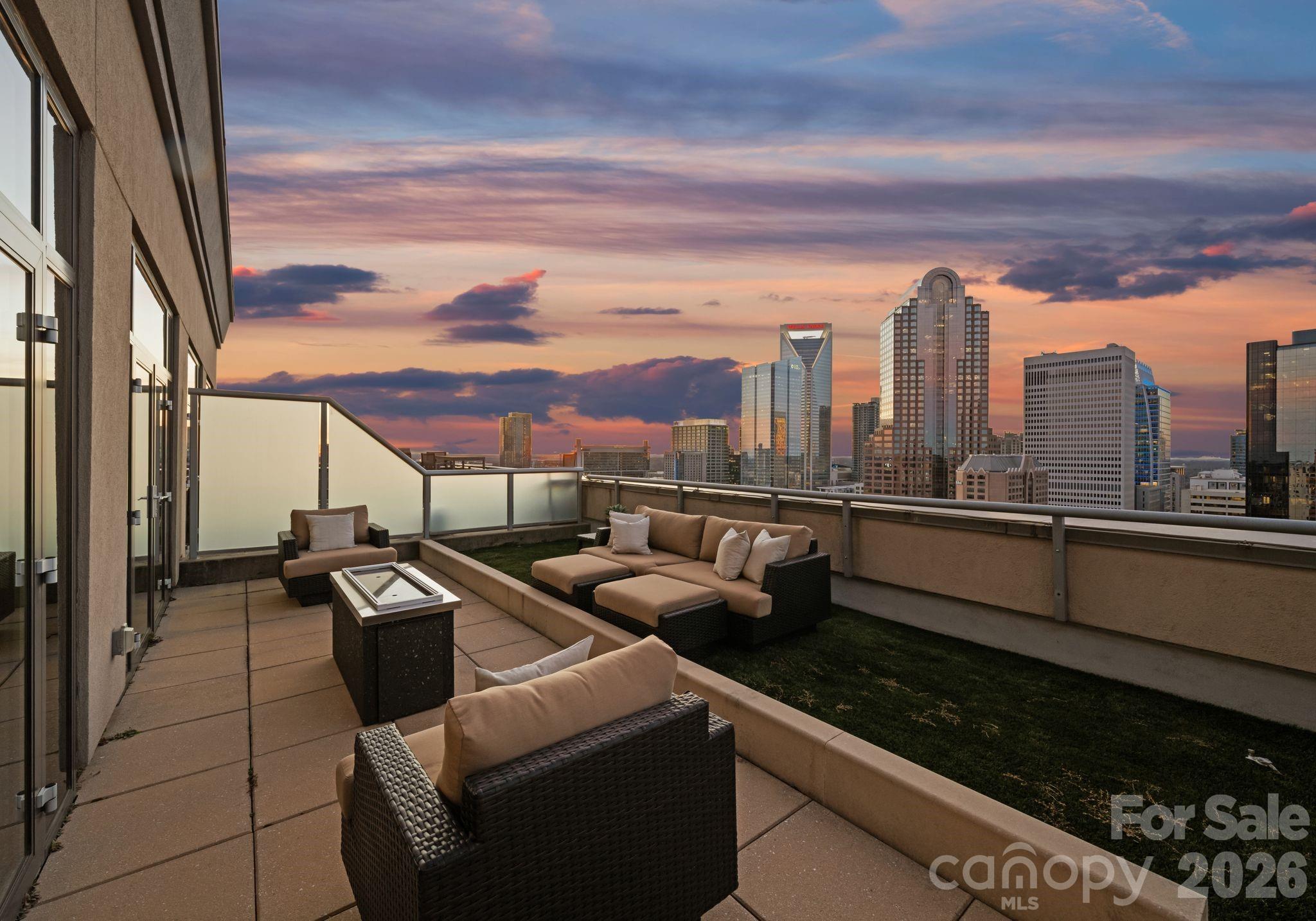 222 Caldwell Street S Unit: 2203