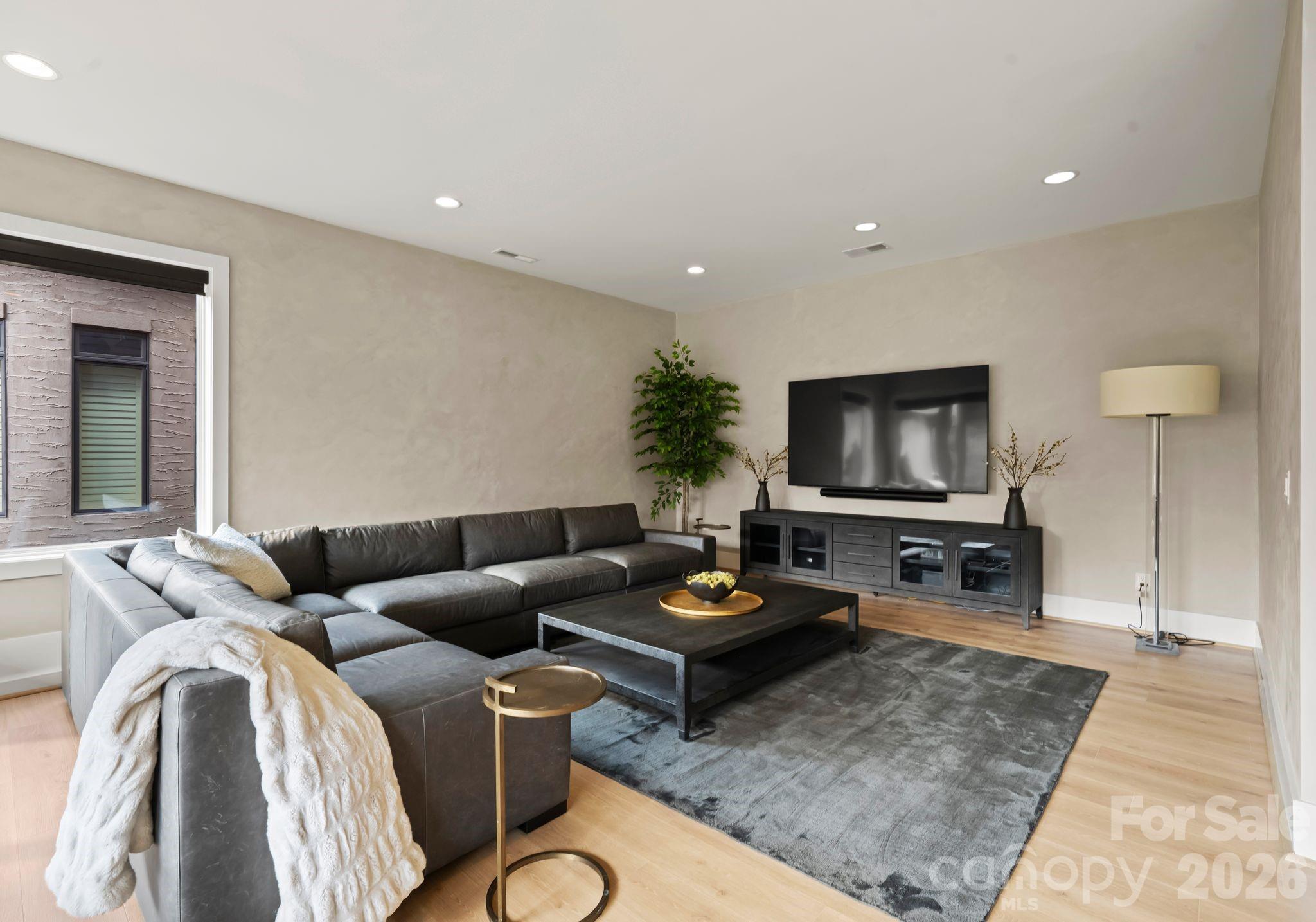 3520 Gatewood Oaks Drive