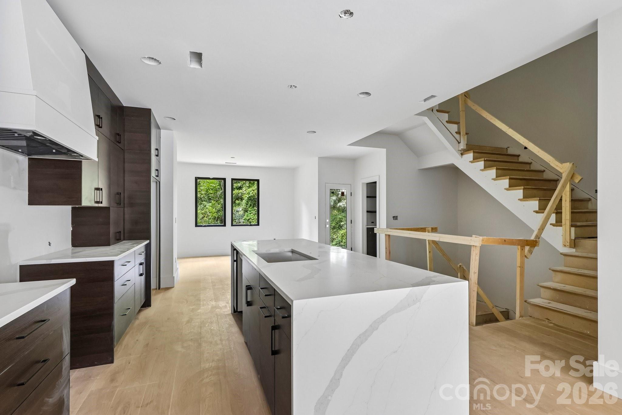 1539 Crystal Road