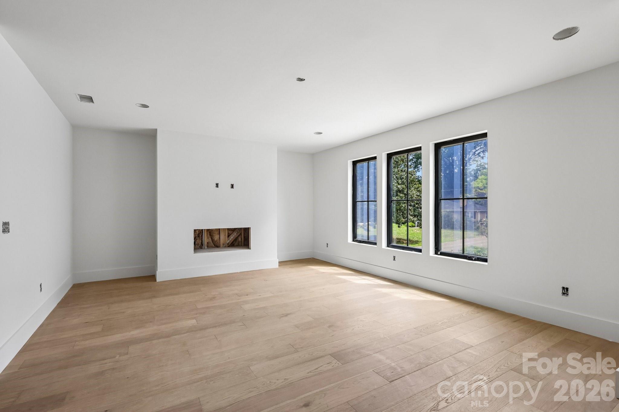 1539 Crystal Road