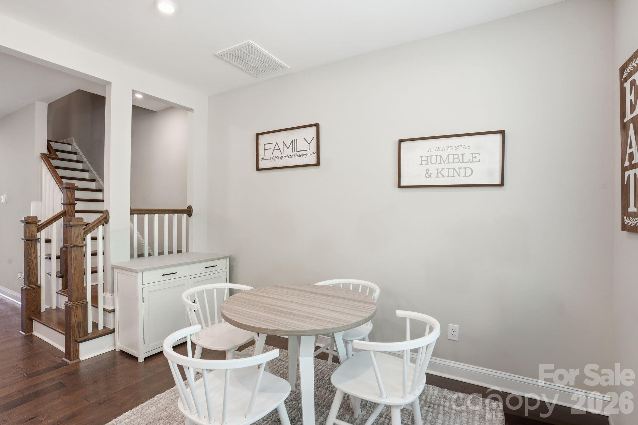 2038 Suttonview Road