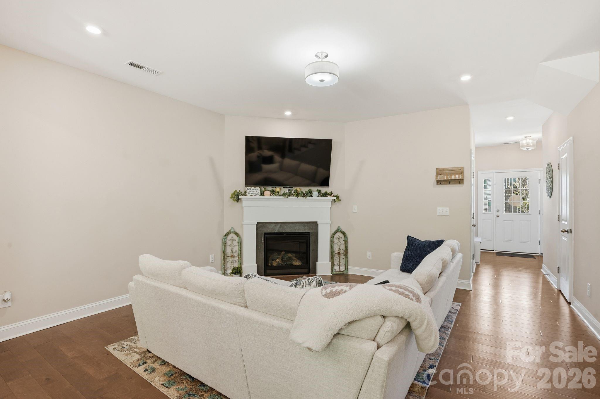 2038 Suttonview Road