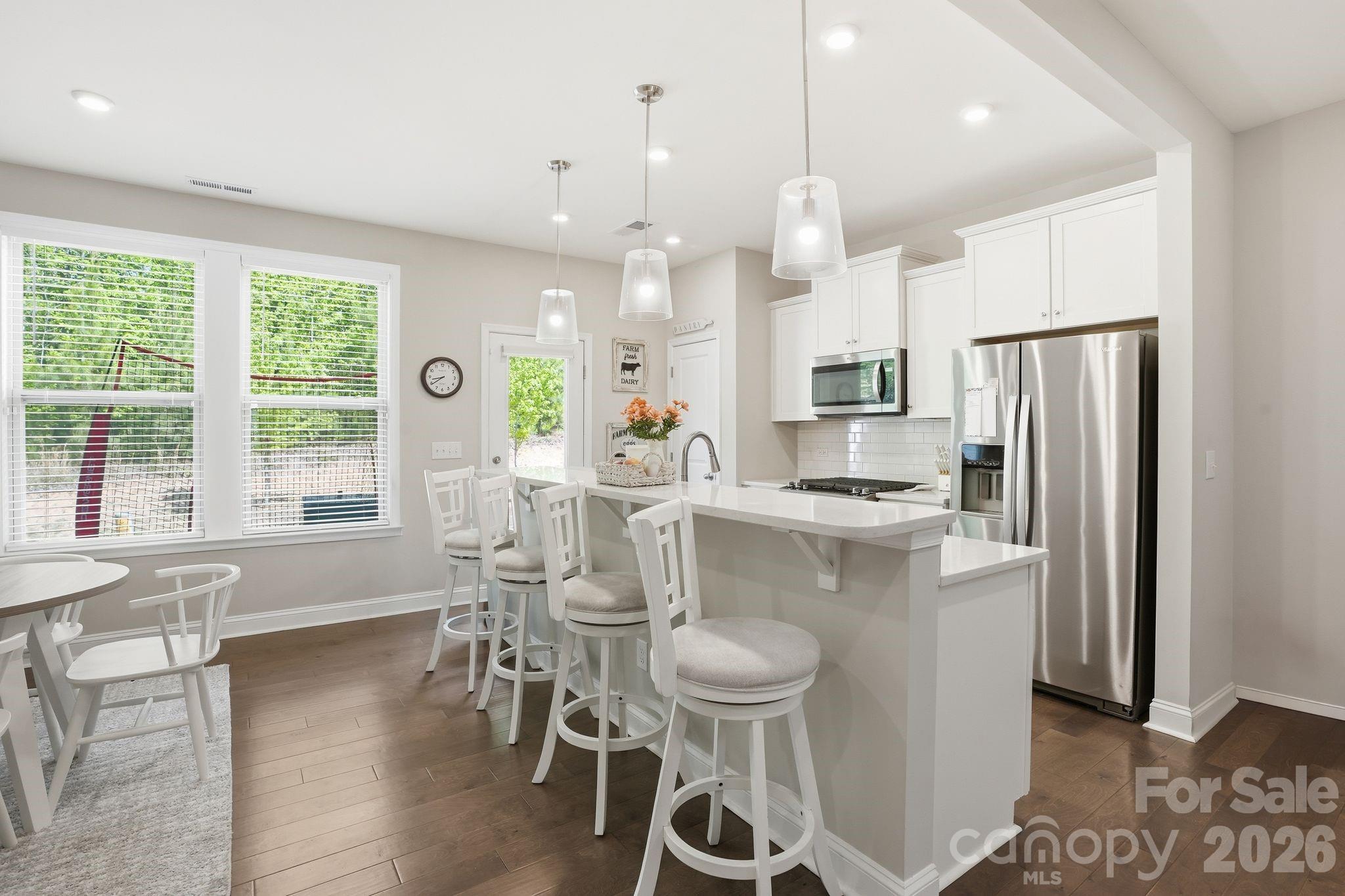 2038 Suttonview Road