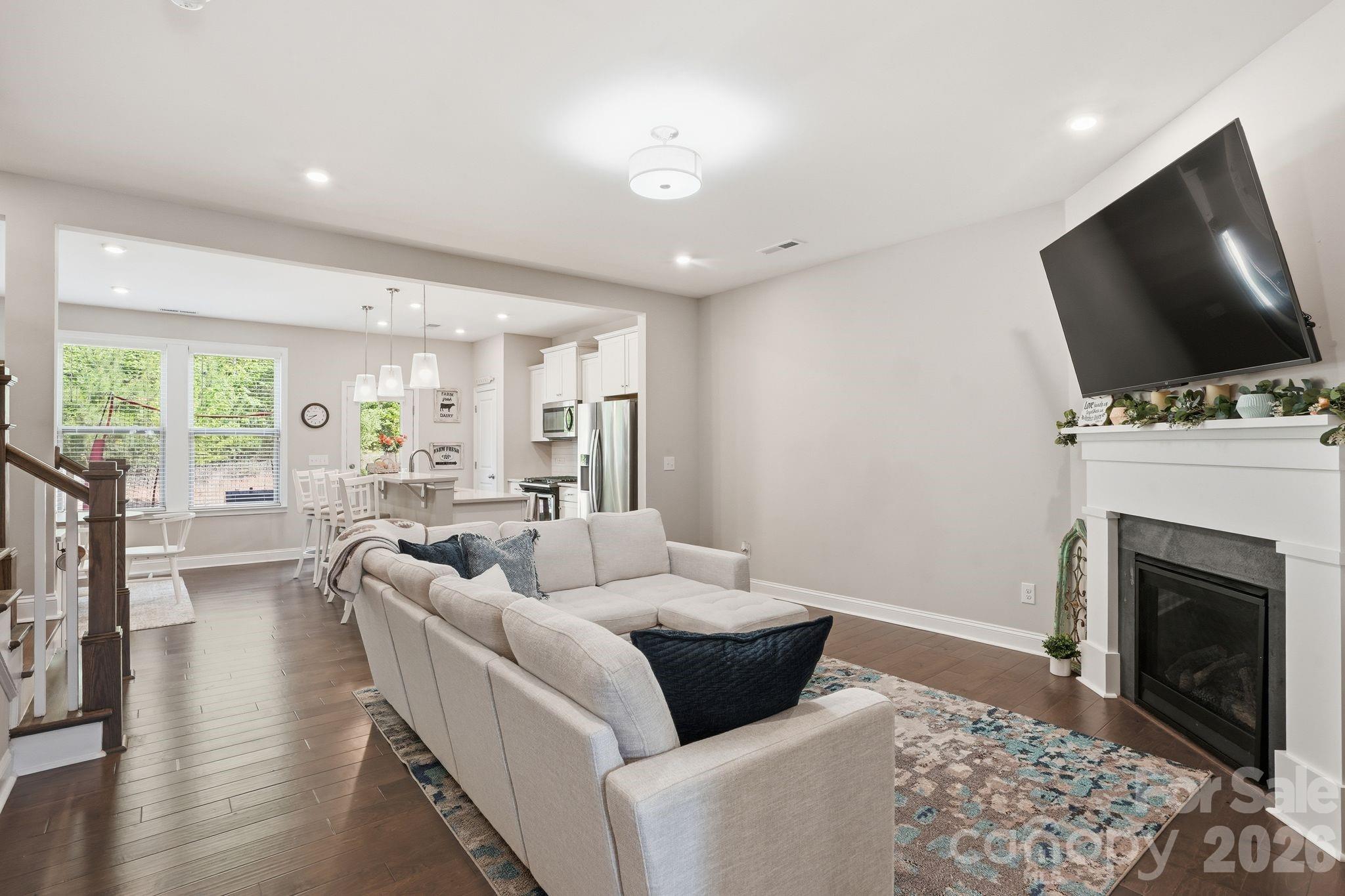 2038 Suttonview Road