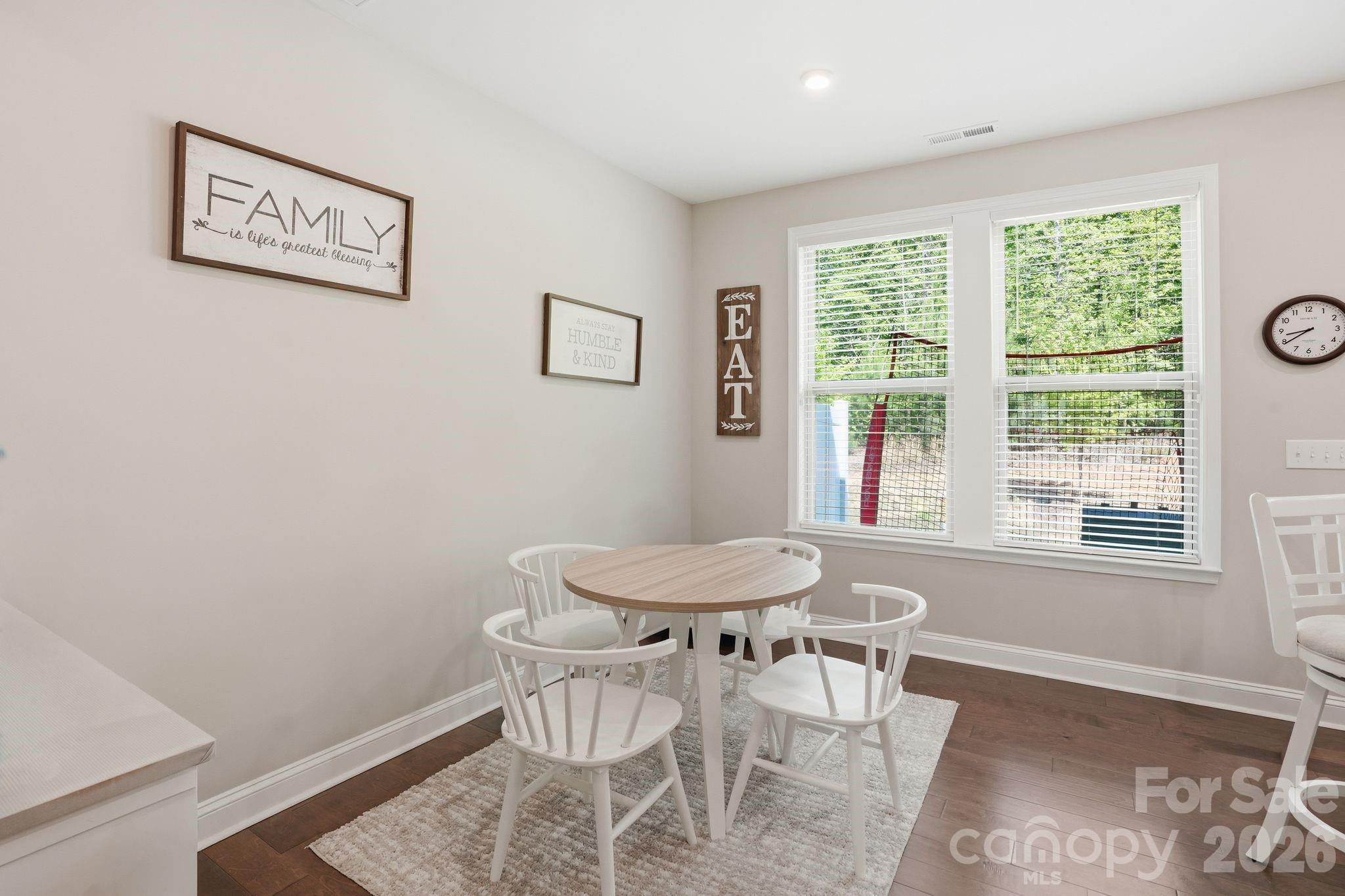 2038 Suttonview Road