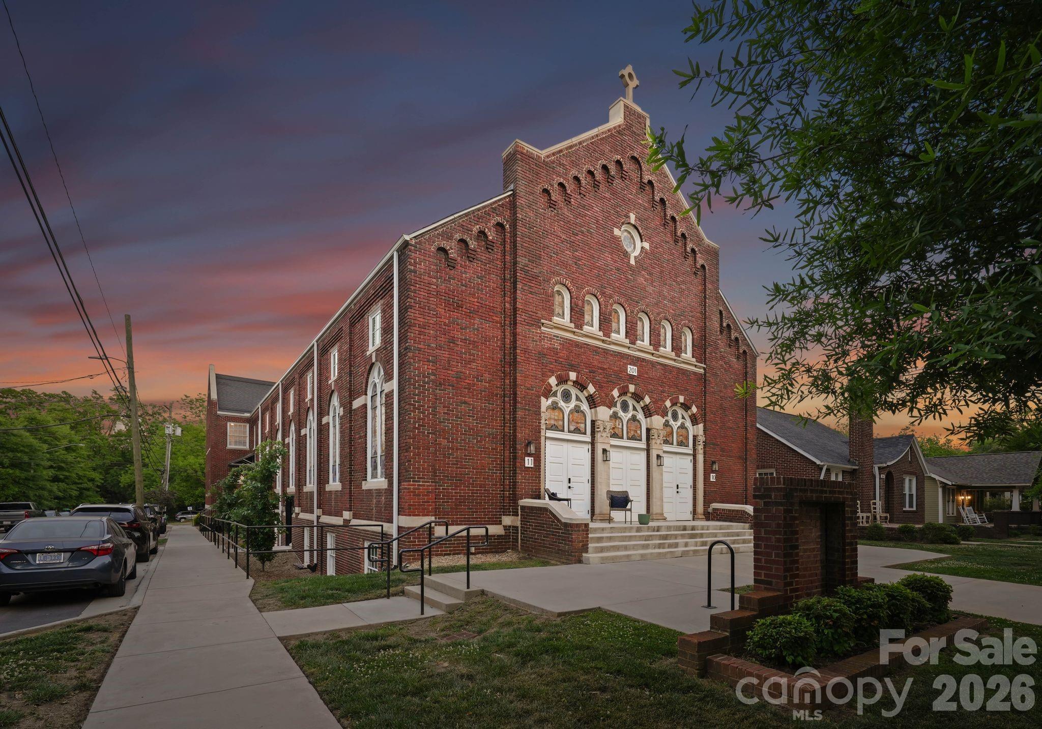 201 Grandin Road Unit: 13