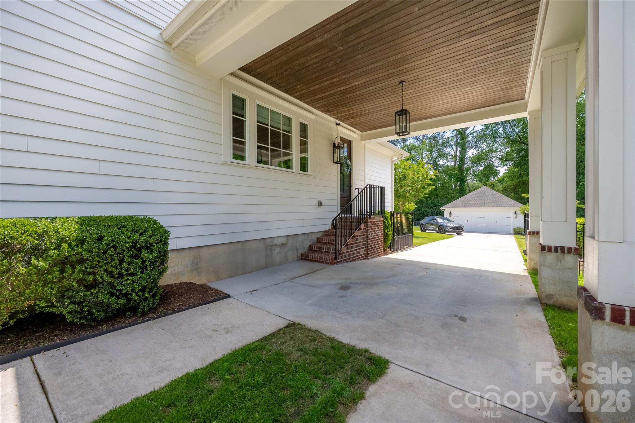 5422 Closeburn Road