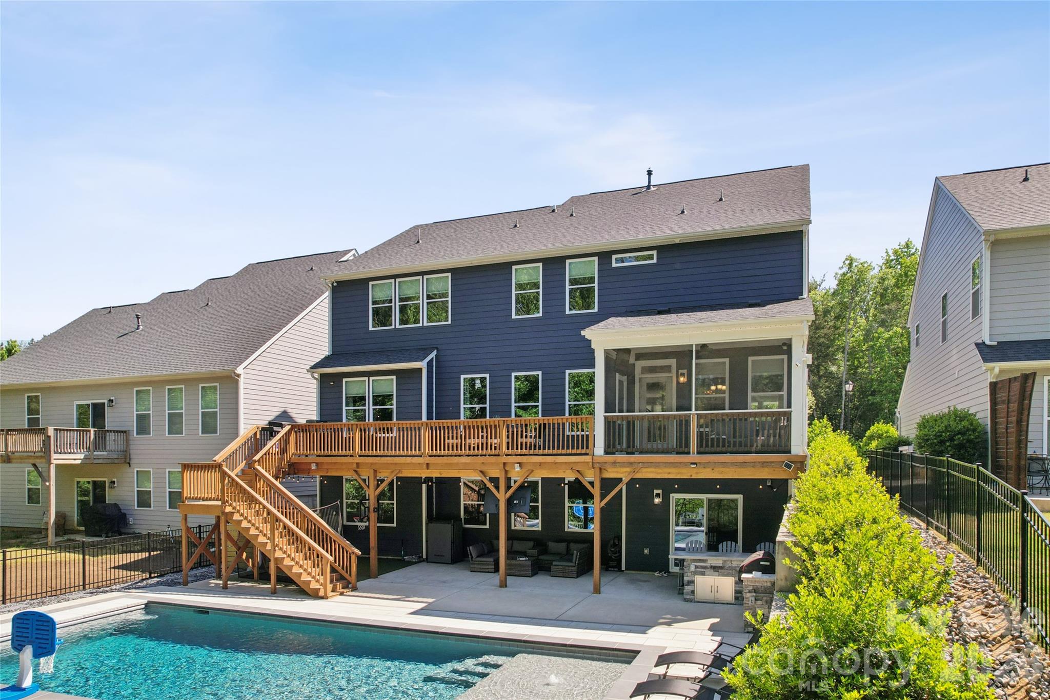 1074 Weir Court