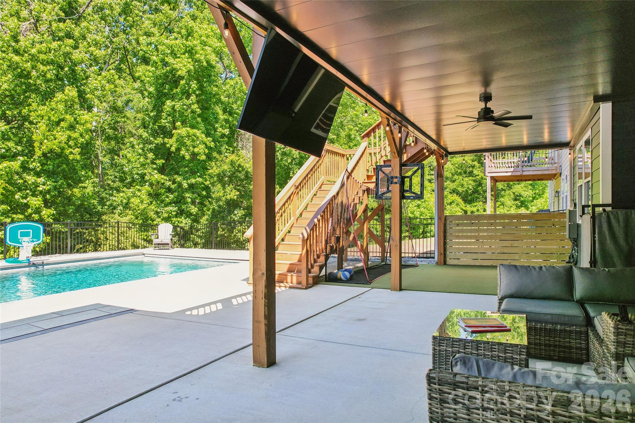 1074 Weir Court