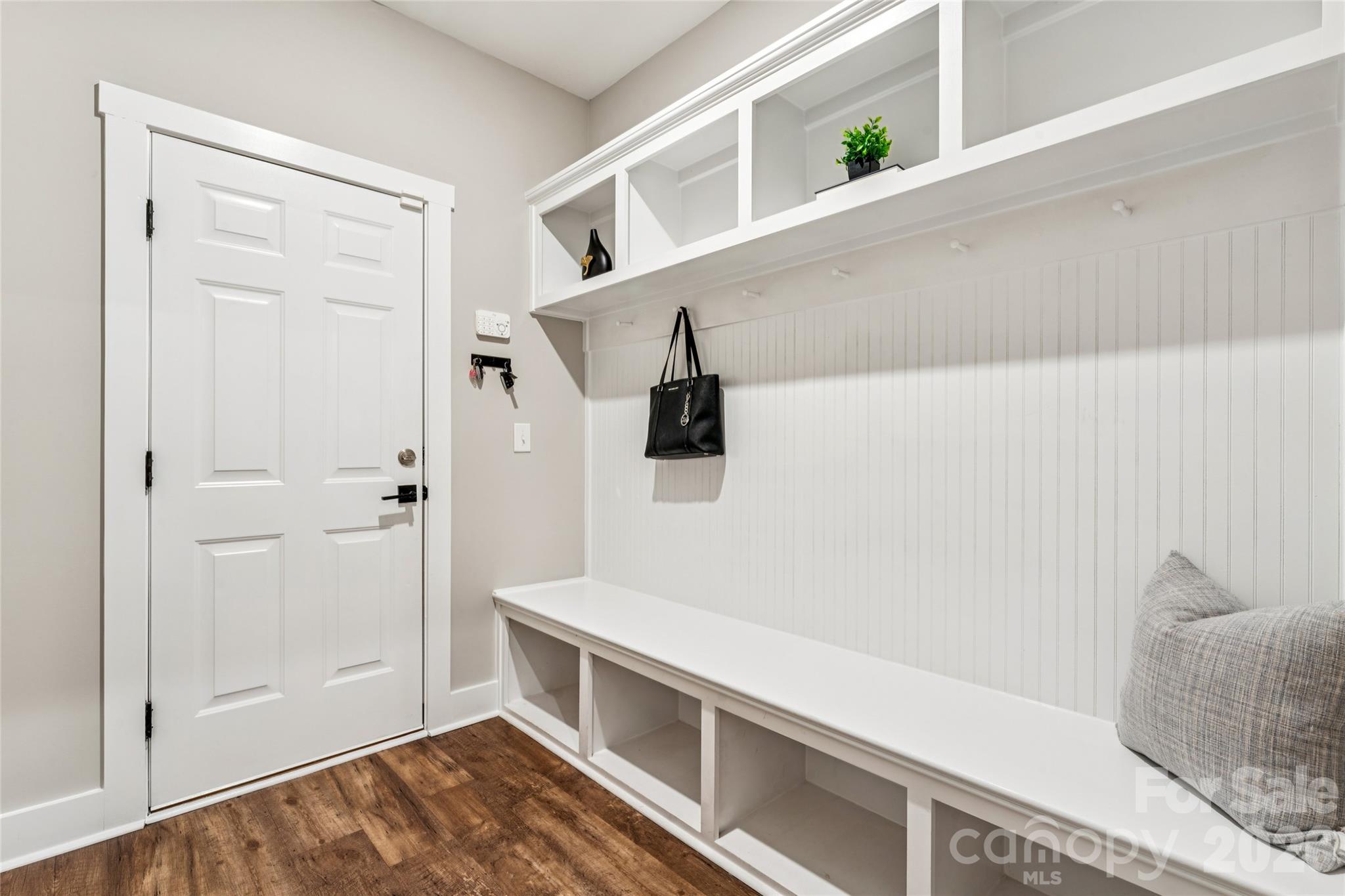 1074 Weir Court