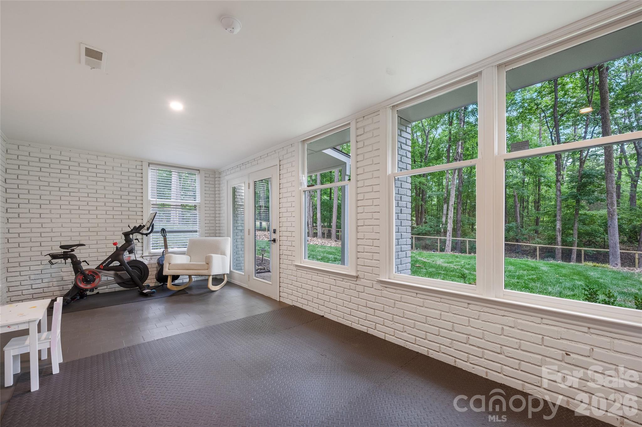 1800 Chestnut Lane