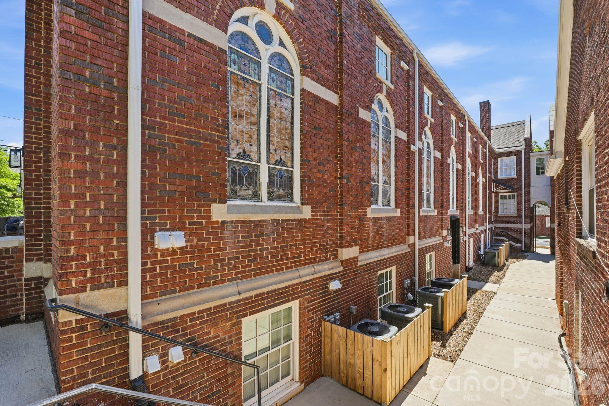 203 Grandin Road Unit: 2