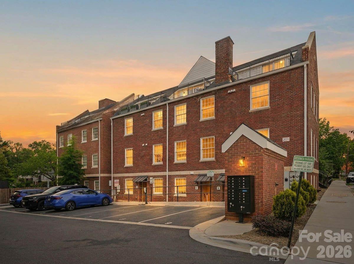 203 Grandin Road Unit: 2