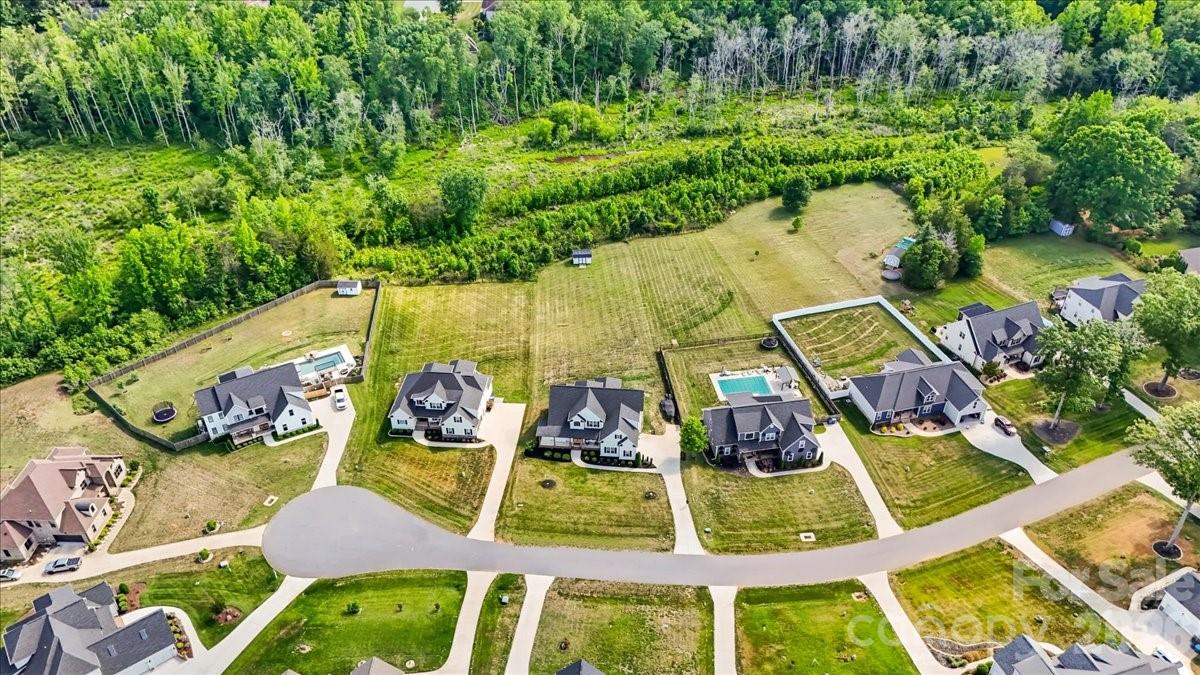 7105 Rae Farms Way