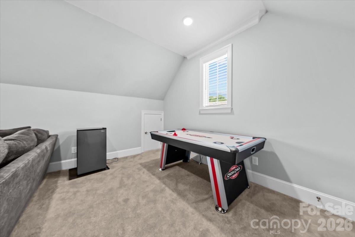7105 Rae Farms Way