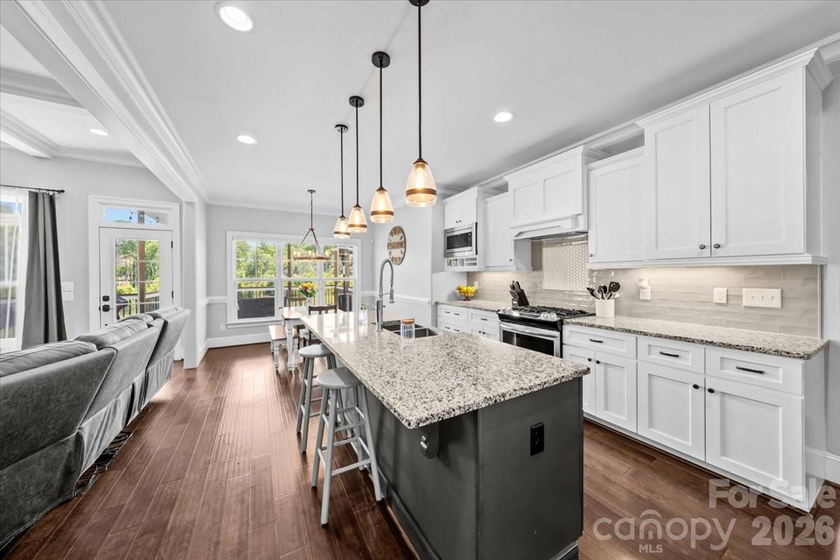 7105 Rae Farms Way