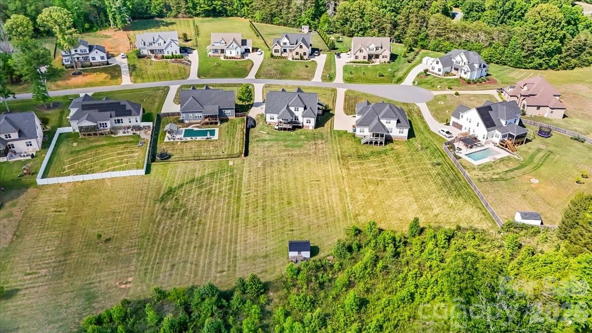 7105 Rae Farms Way