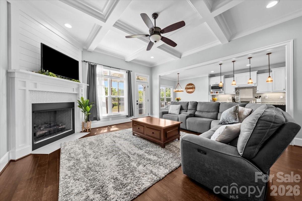 7105 Rae Farms Way
