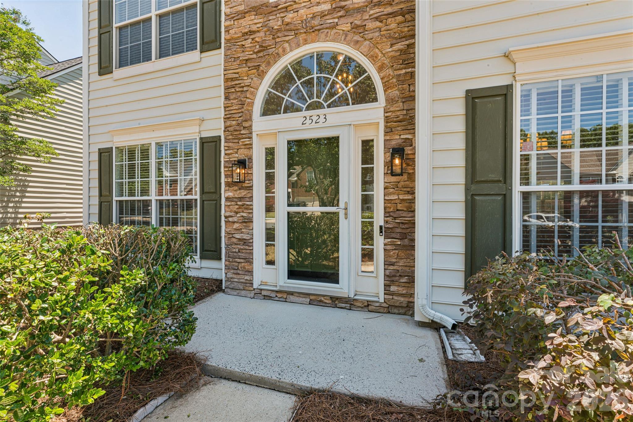 2523 Beacon Forest Drive