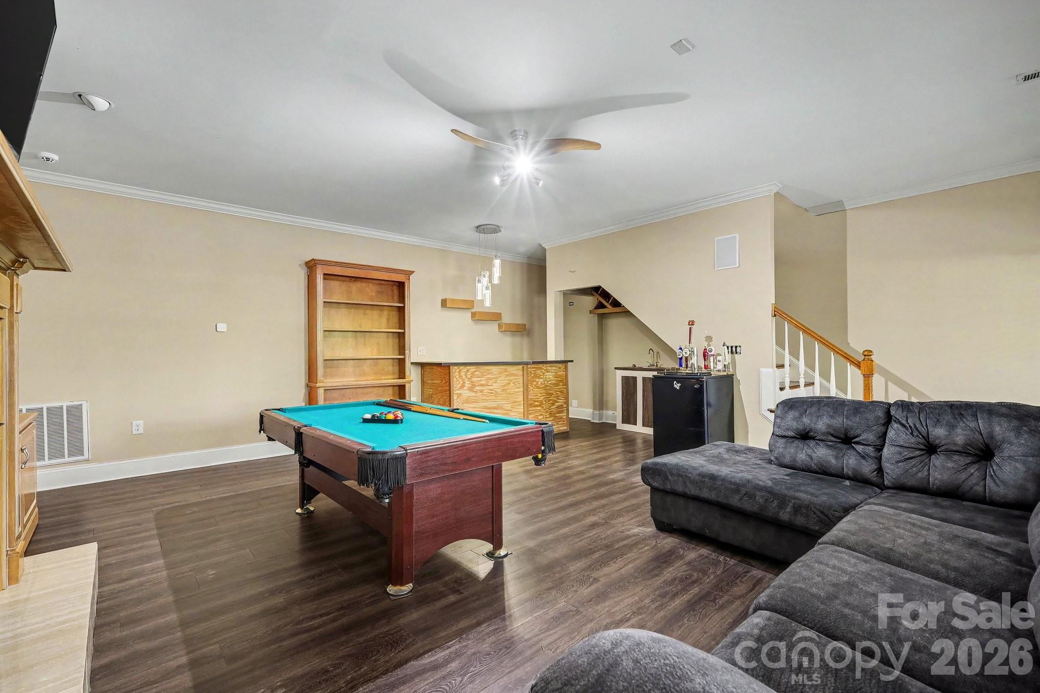 1009 Medinah Court