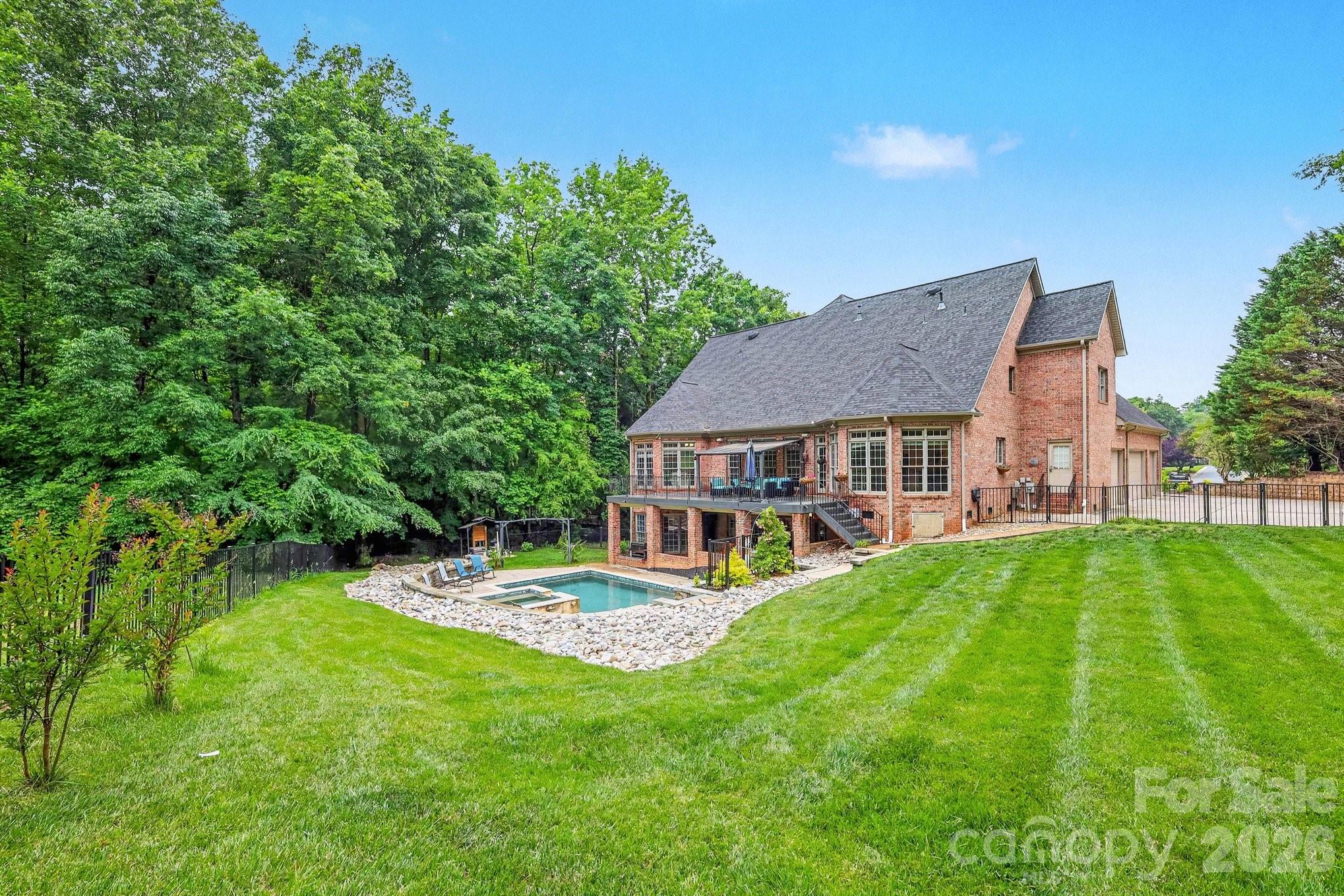 1009 Medinah Court