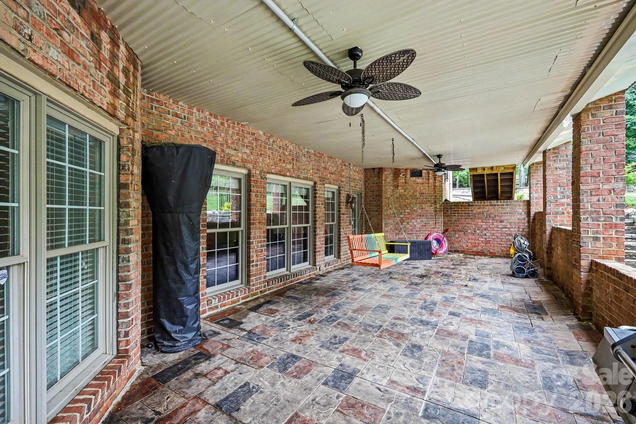 1009 Medinah Court