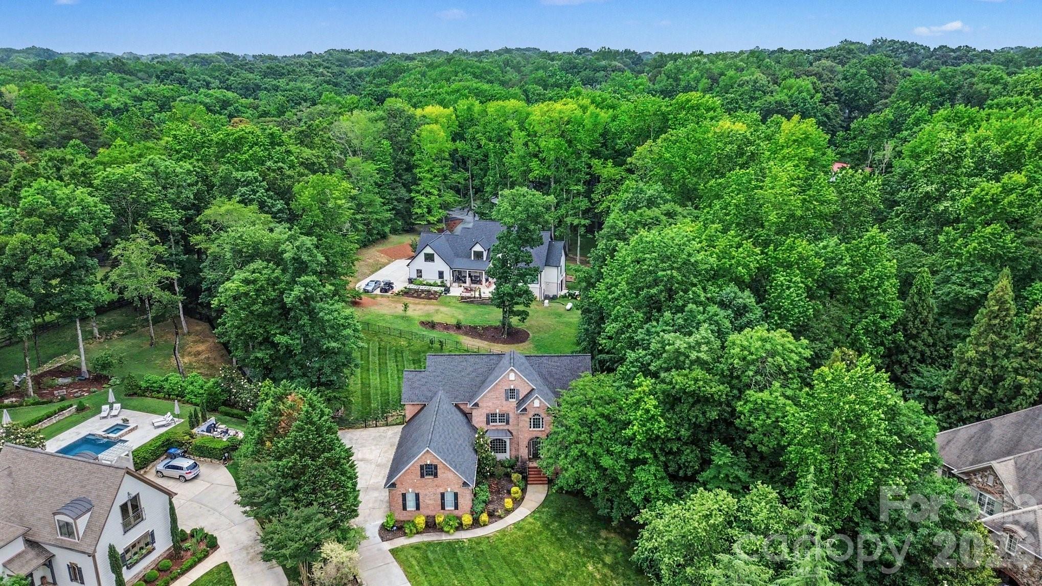 1009 Medinah Court
