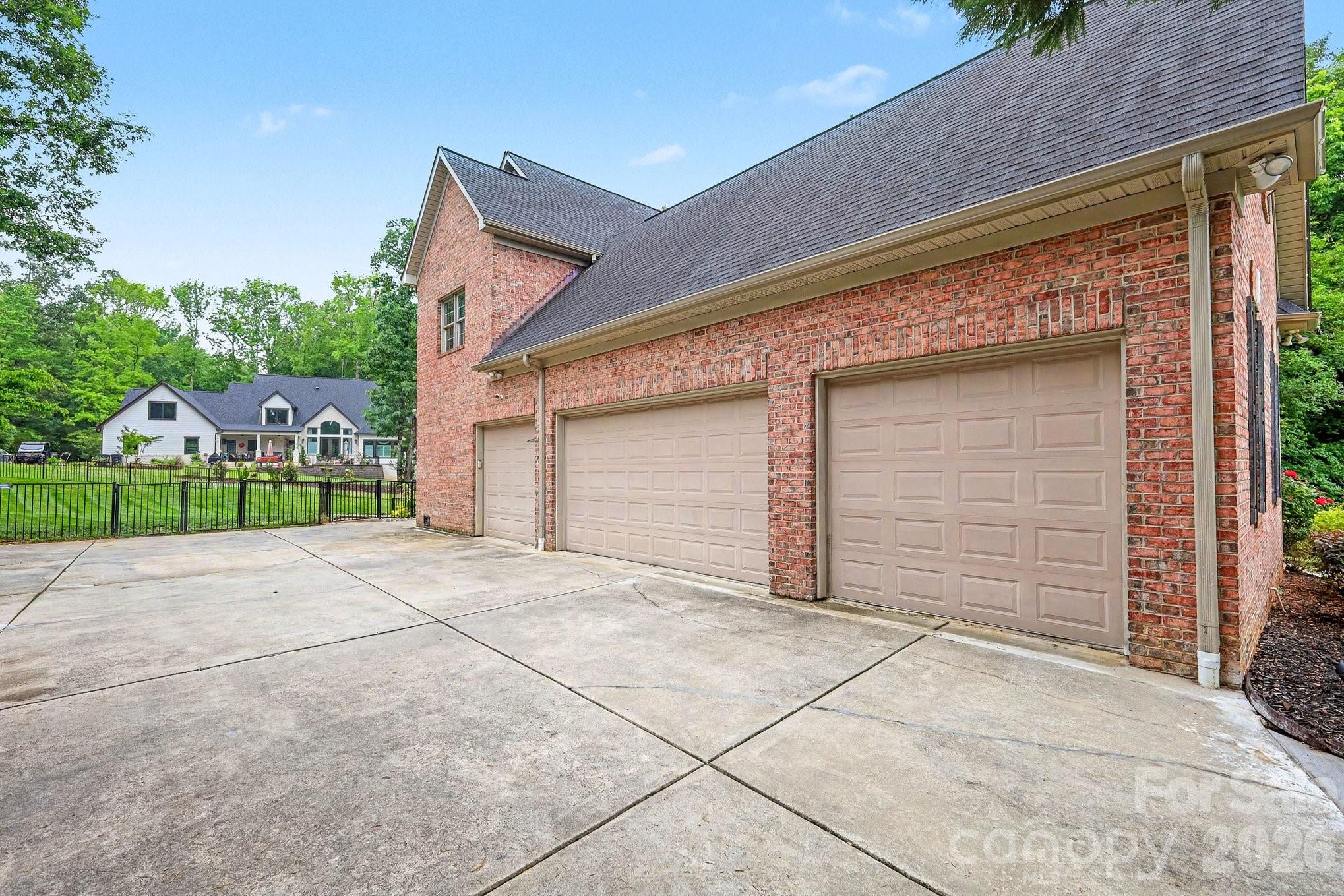 1009 Medinah Court