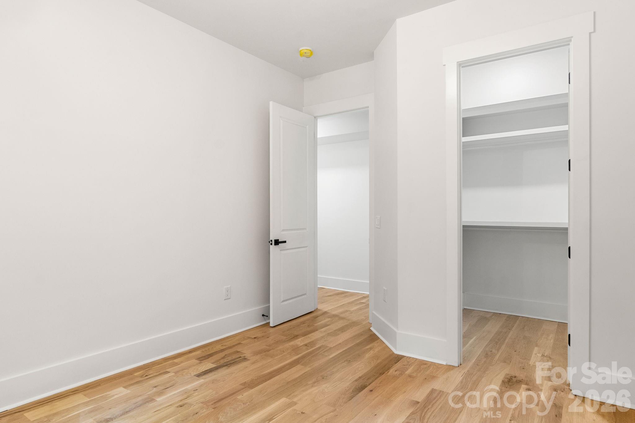 809 Crater Street