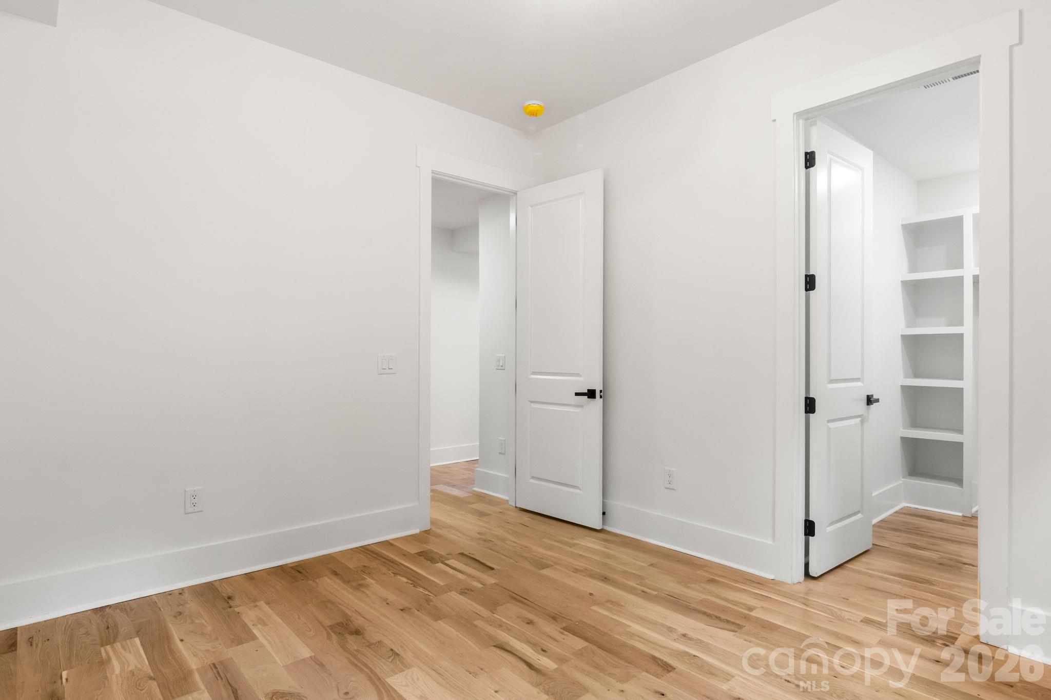 809 Crater Street