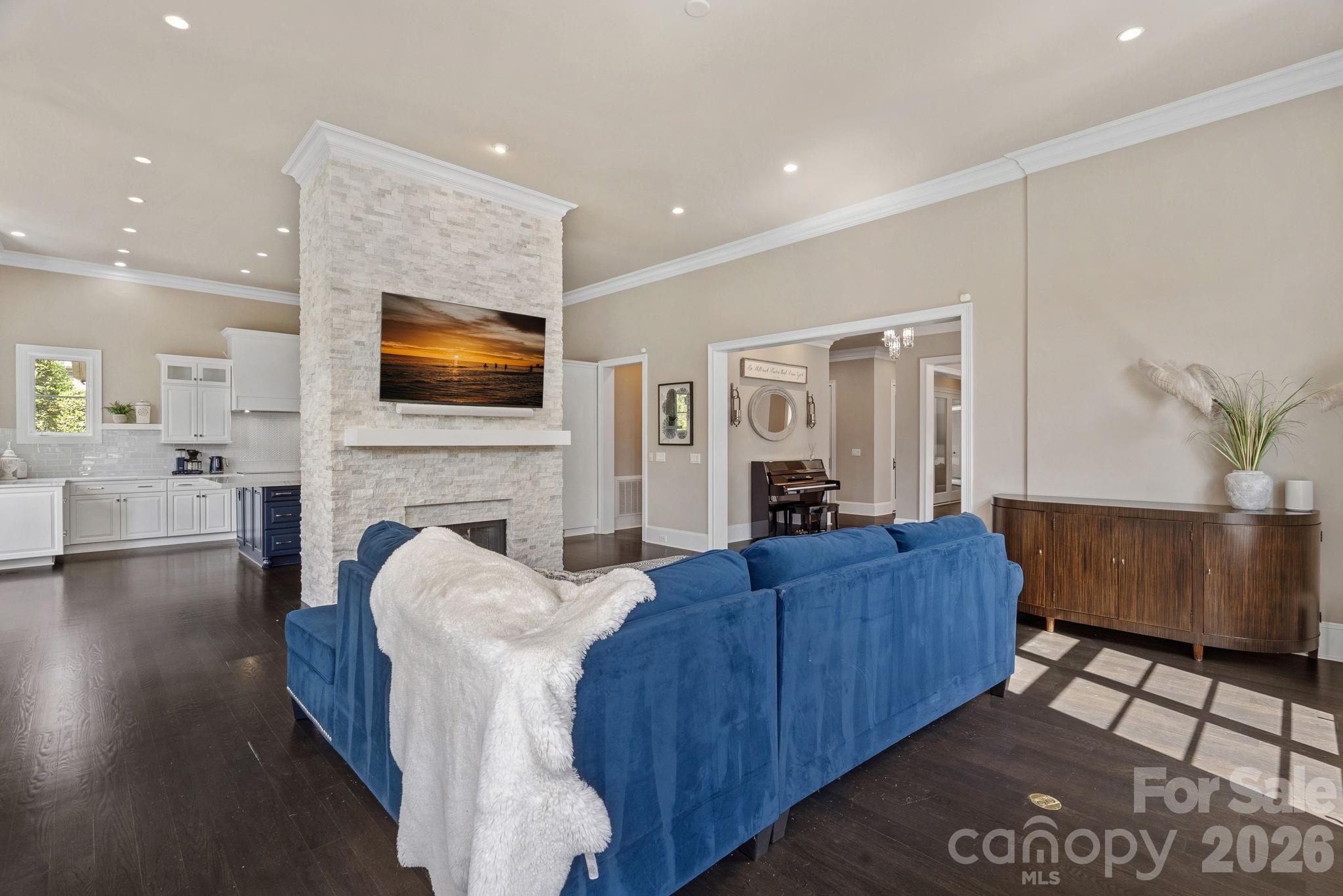 114 Thurstons Way