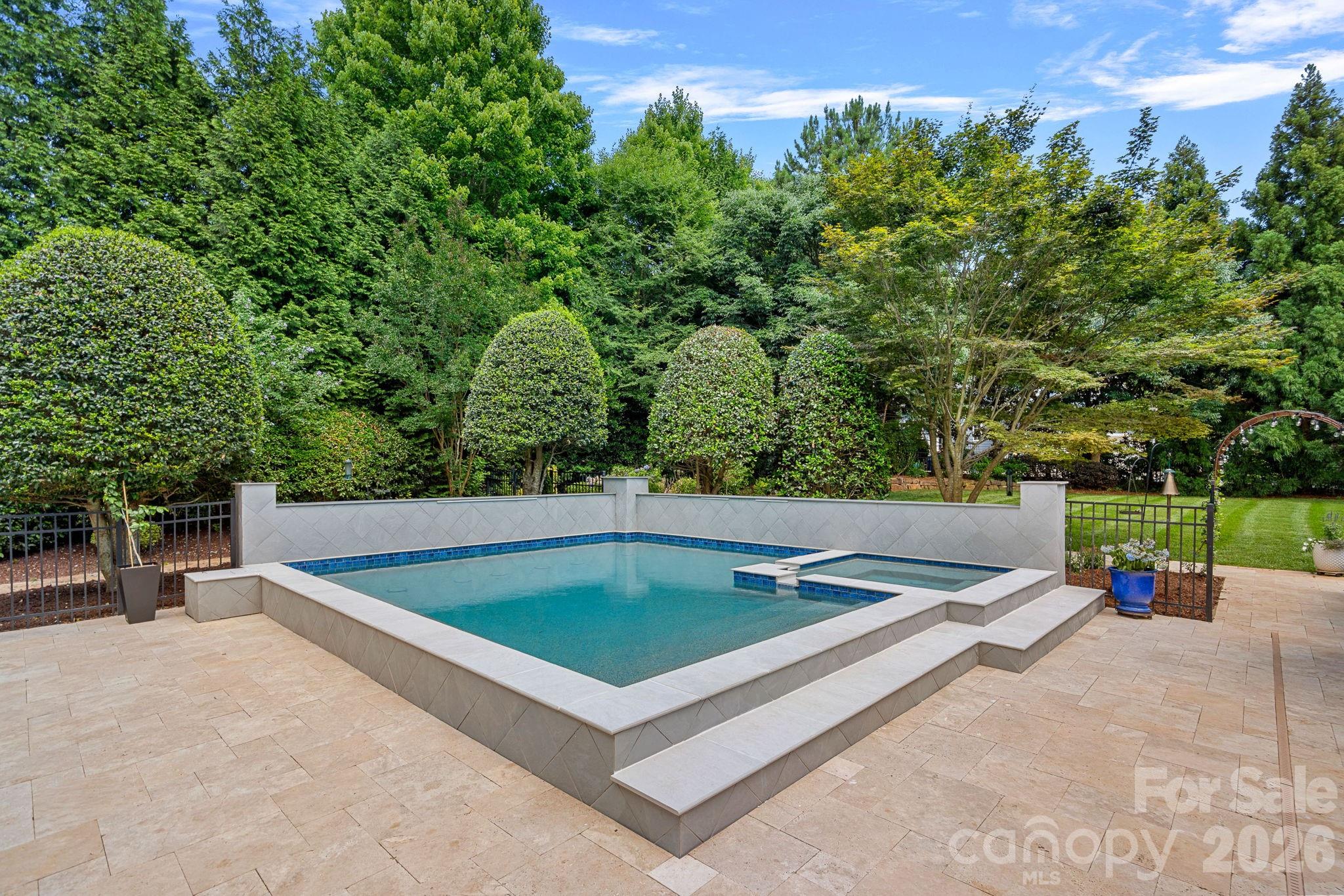 114 Thurstons Way