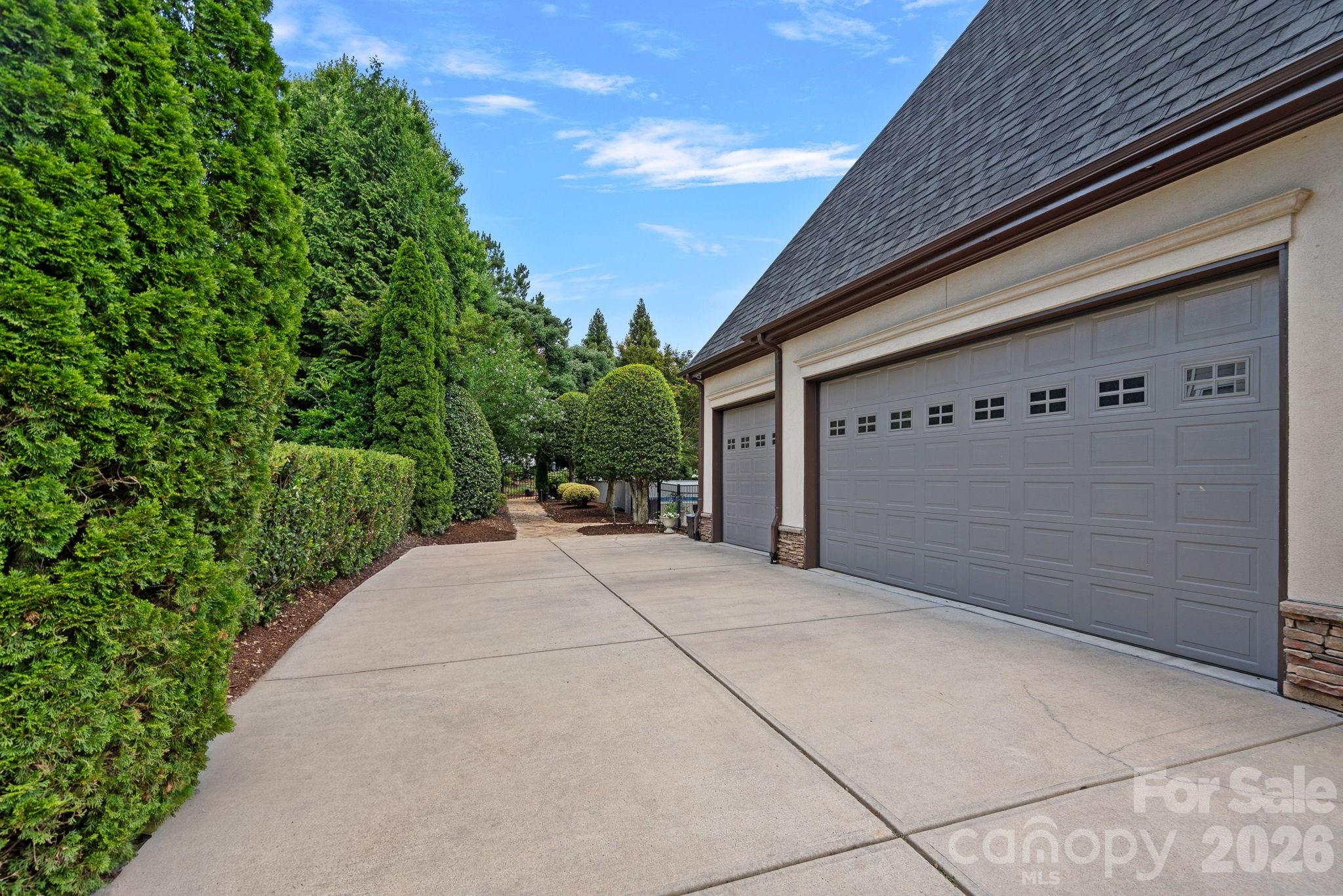 114 Thurstons Way