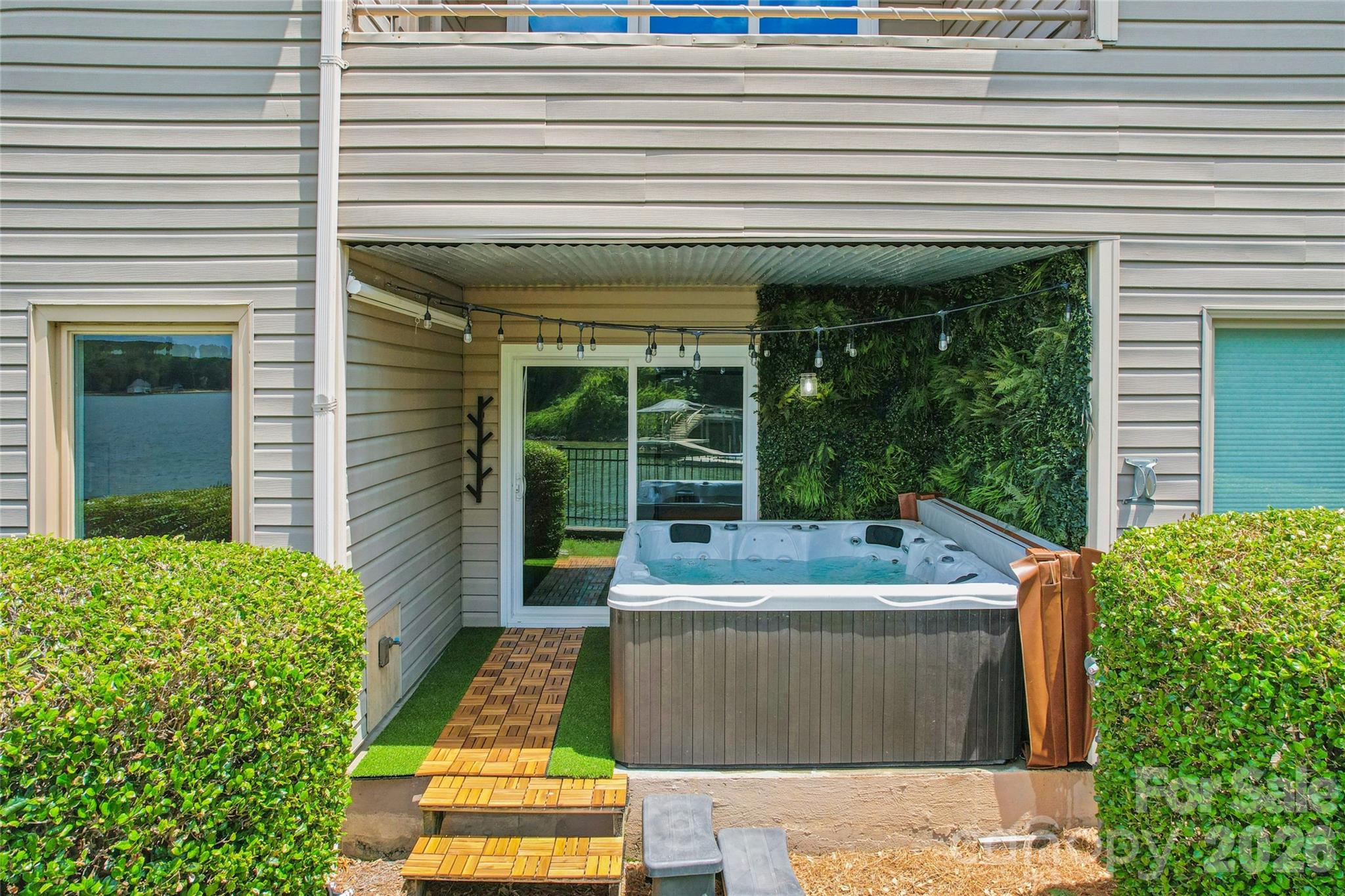 14039 Queens Harbor Road