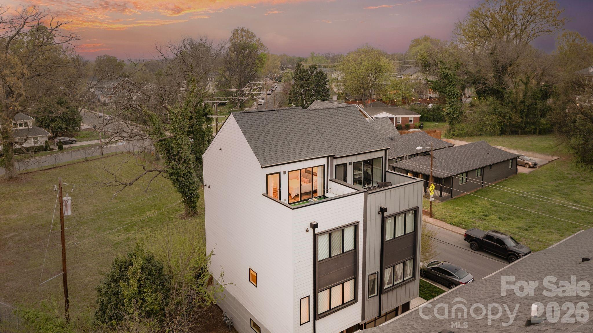 1935 W Trade Street