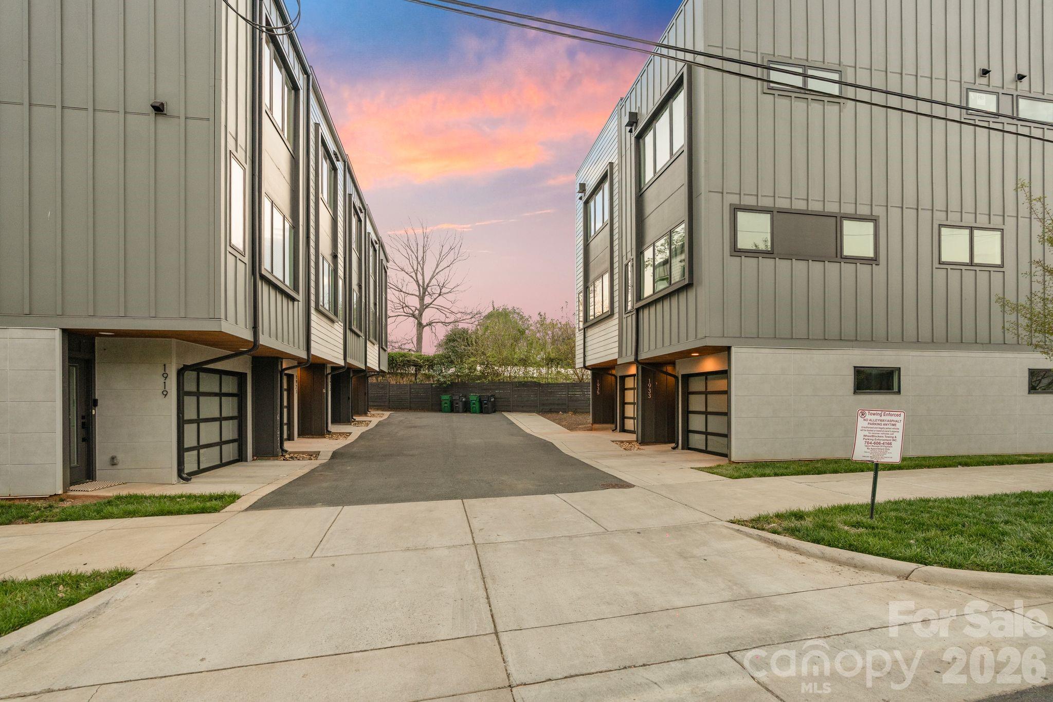 1935 W Trade Street