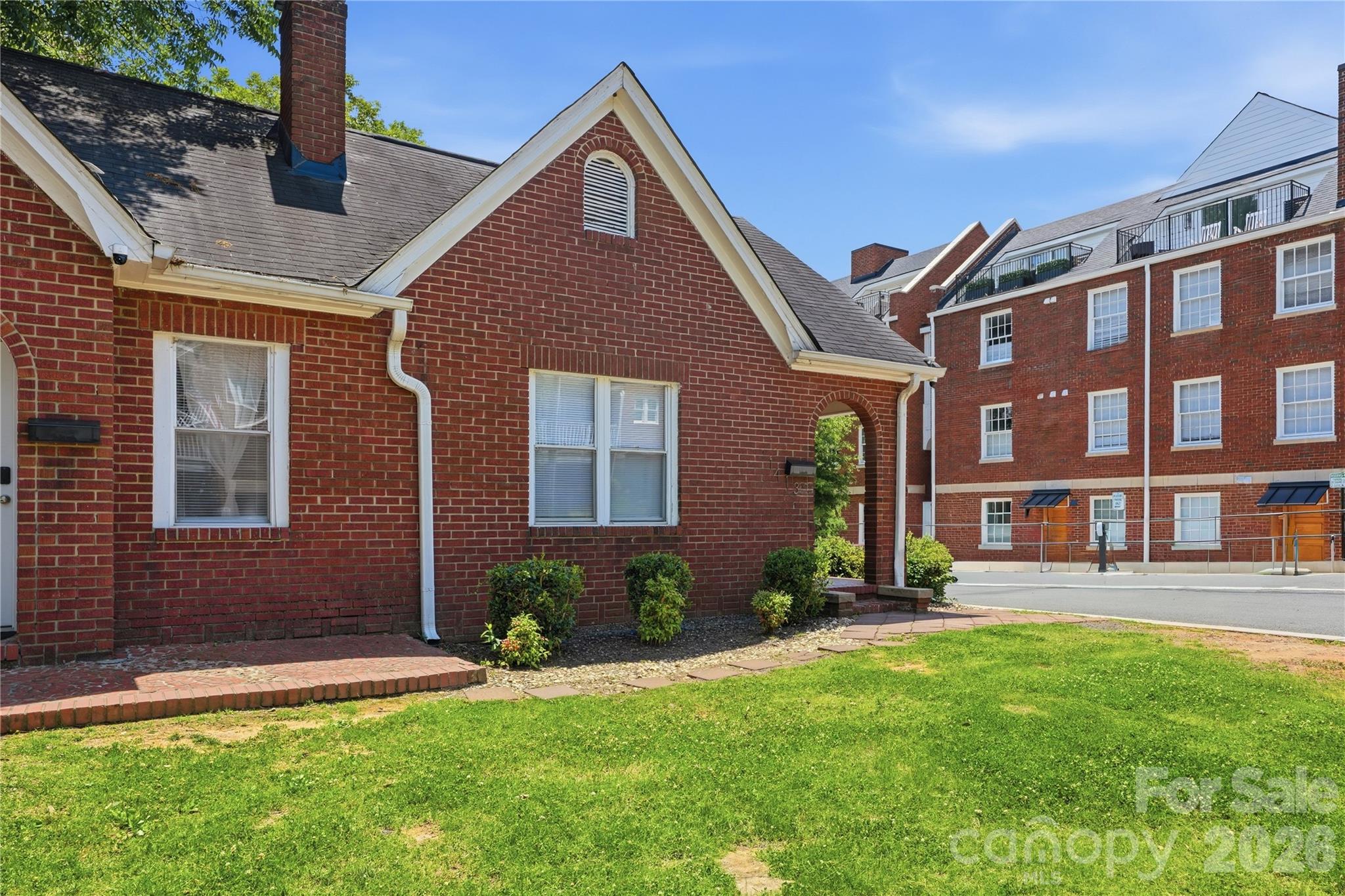 1411/1413 W 4th Street
