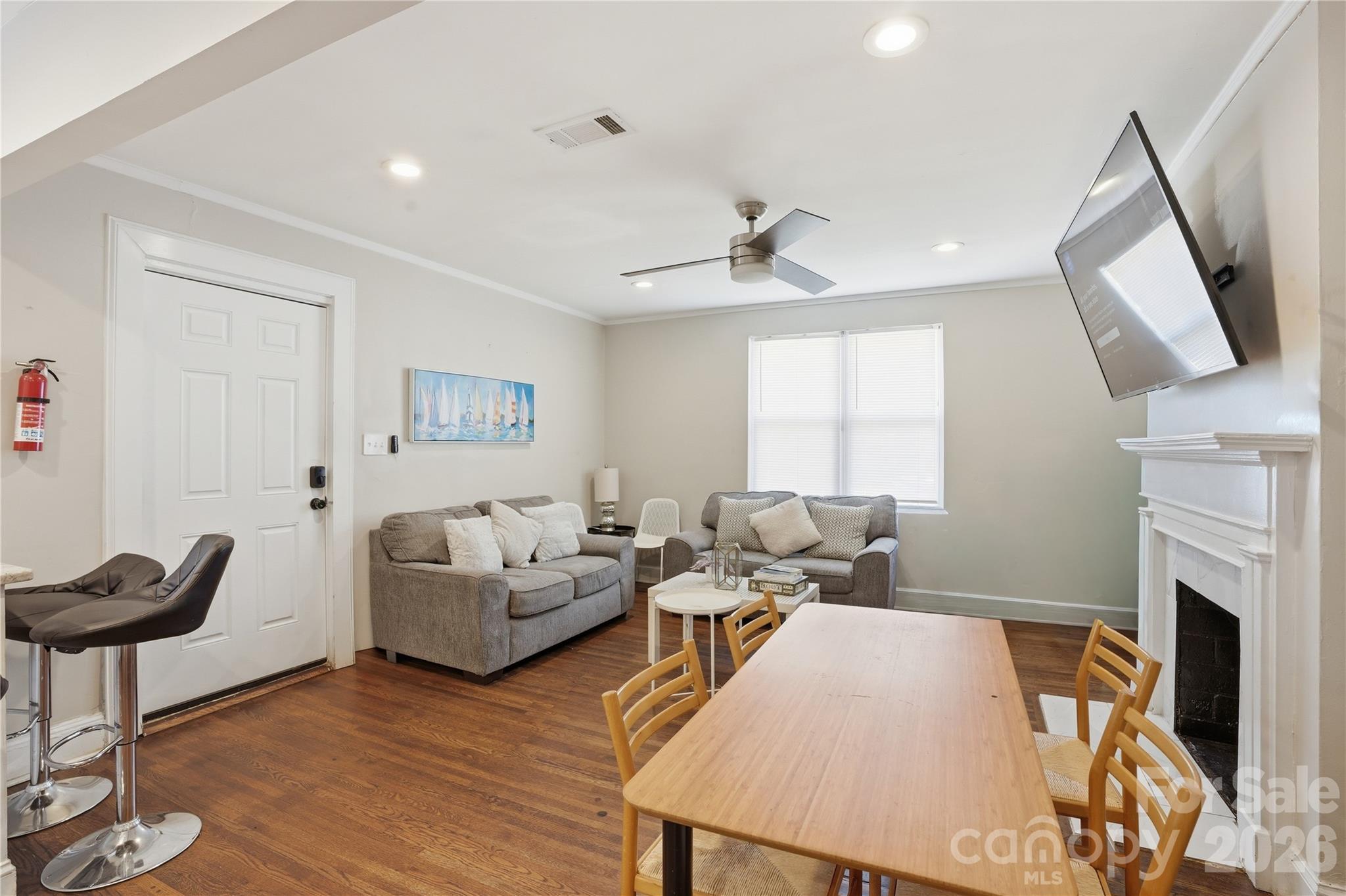 1411/1413 W 4th Street
