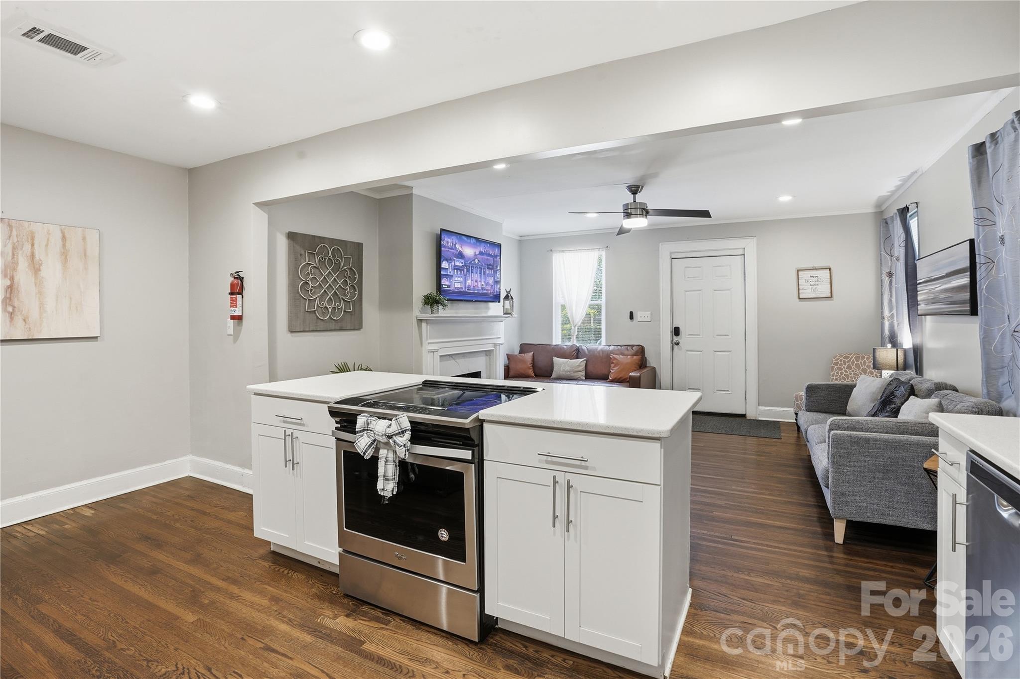 1411/1413 W 4th Street